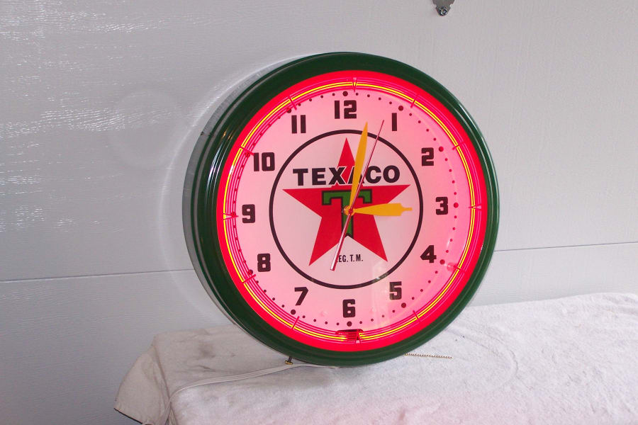 Texaco Neon Clock Reproduction at Harrisburg 2016 as K87.1 Mecum Auctions