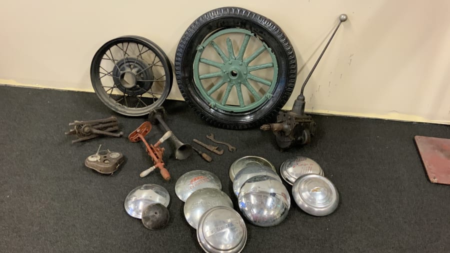 Vintage Automotive Memorabilia for Sale at Auction - Mecum Auctions