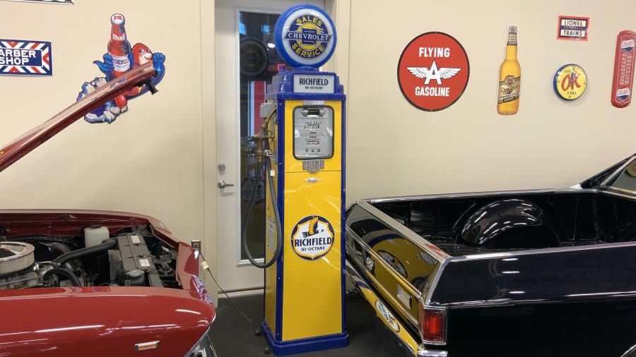 Richfield Bennett Gas Pump at Punta Gorda 2021 as P131 - Mecum Auctions