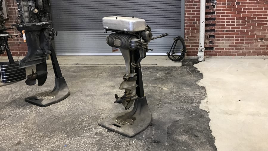 Caille Outboard Boat Motor Includes Mercury Motor Stand for Sale at