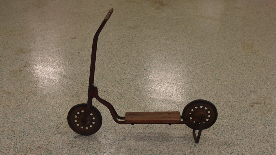 Scooter Original Wooden 33x36x11 at Indy Road Art 2018 as B154 - Mecum ...