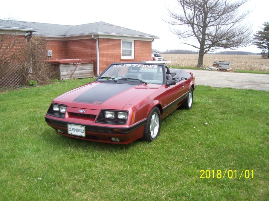 1986 mustang convertible