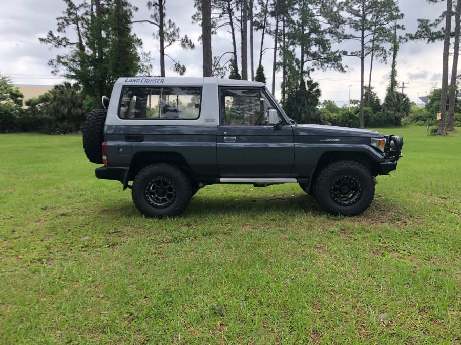 トシ Cylinder Head Assy MD099086 for Mitsubish E15 P03/13 2.0L