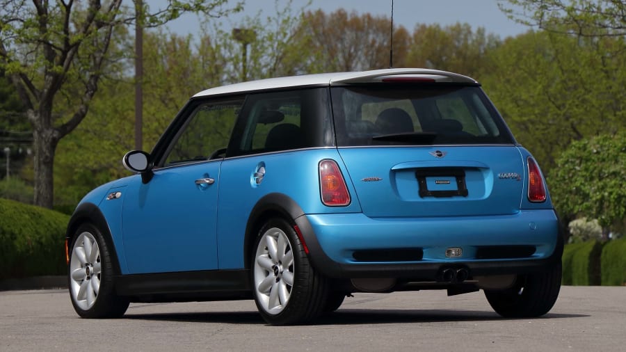 2003 Mini Cooper S John Cooper Works Edition for sale at Indy 2021 as T218  - Mecum Auctions