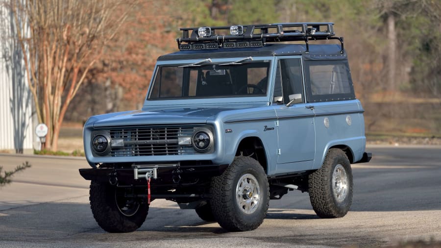 1971 Ford Bronco Sells for $150,000 // Mecum Indy 2022 