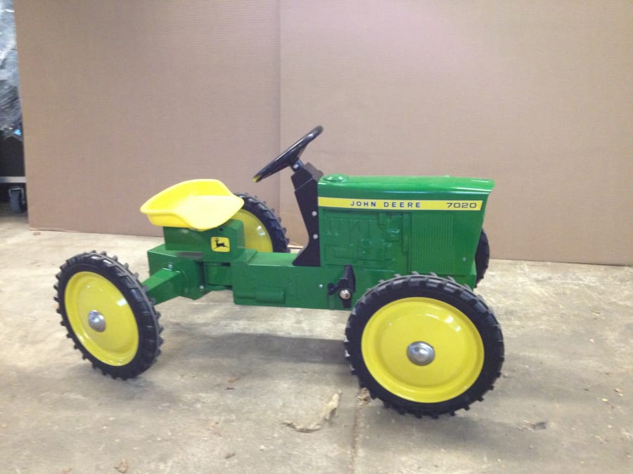 John deere 7020 sales pedal tractor for sale