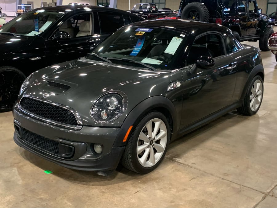 2012 Mini Cooper S at Tulsa 2022 as T118 Mecum Auctions