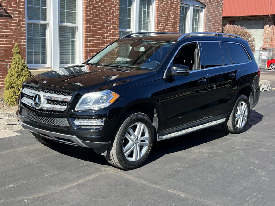 2013 MercedesBenz GL450 4Matic at Glendale 2023 as F37 Mecum Auctions