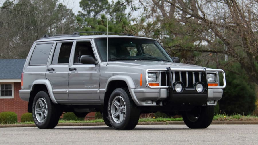 2000 Jeep Cherokee at Indy 2023 as T135 Mecum Auctions
