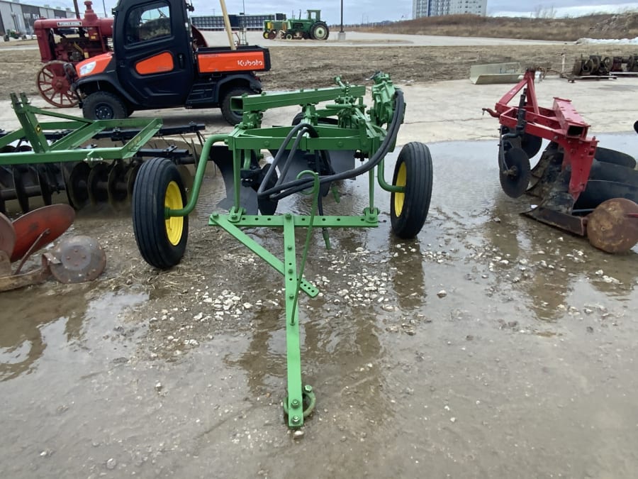 John Deere F640 Plow for Sale at Auction - Mecum Auctions