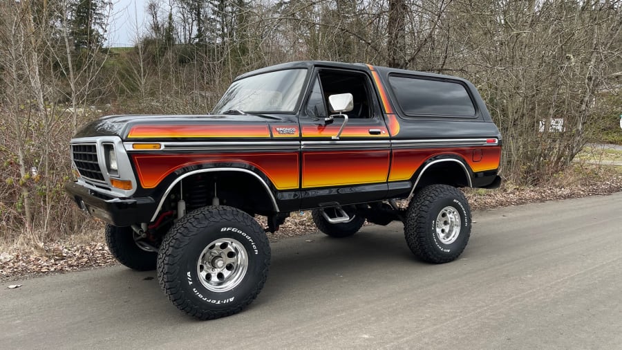 Men's Chromatic Ford Bronco T-Shirt