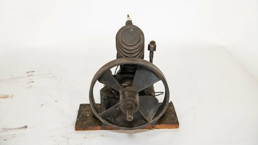 Maytag Upright OneCylinder Engine for Sale at Auction Mecum Auctions
