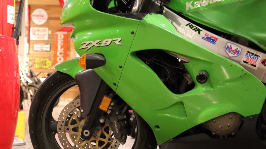 1998 Kawasaki Ninja ZX-9R For Sale At Auction - Mecum Auctions