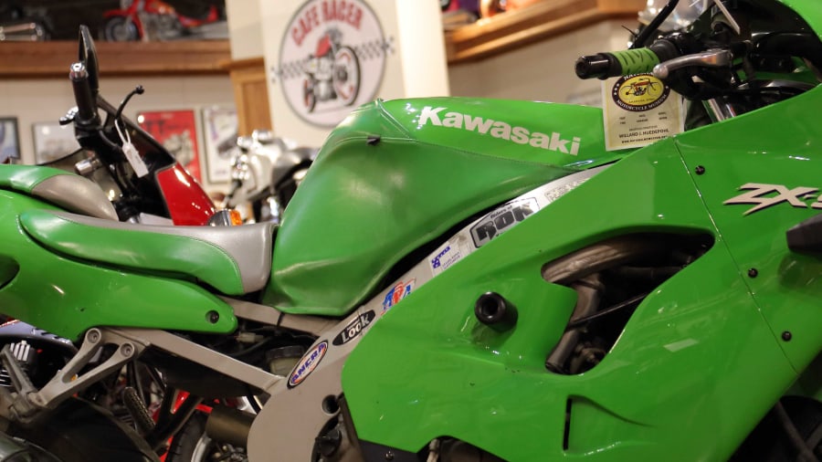1998 Kawasaki Ninja ZX-9R For Sale At Auction - Mecum Auctions