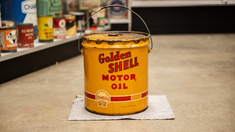 Golden Shell Motor Oil 5-Gallon Oil Can for Sale at Auction - Mecum ...