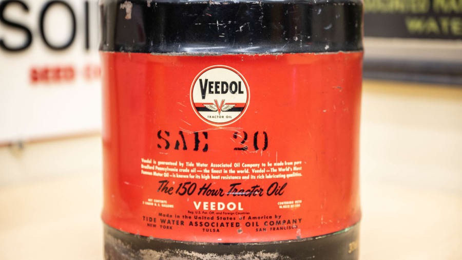 Veedol Tractor Oil 5-Gallon Oil Can For Sale At Auction - Mecum