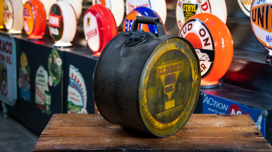 Eldred Motor Oil 5-Gallon Rocker Oil Can for Sale at Auction - Mecum