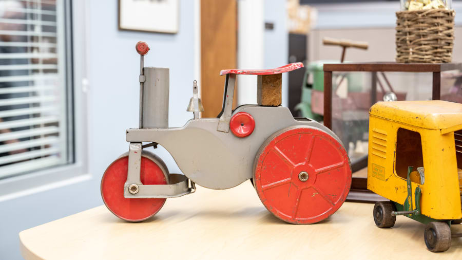 Keystone Ride Em Steam Roller Tin Toy for Sale at Auction - Mecum Auctions