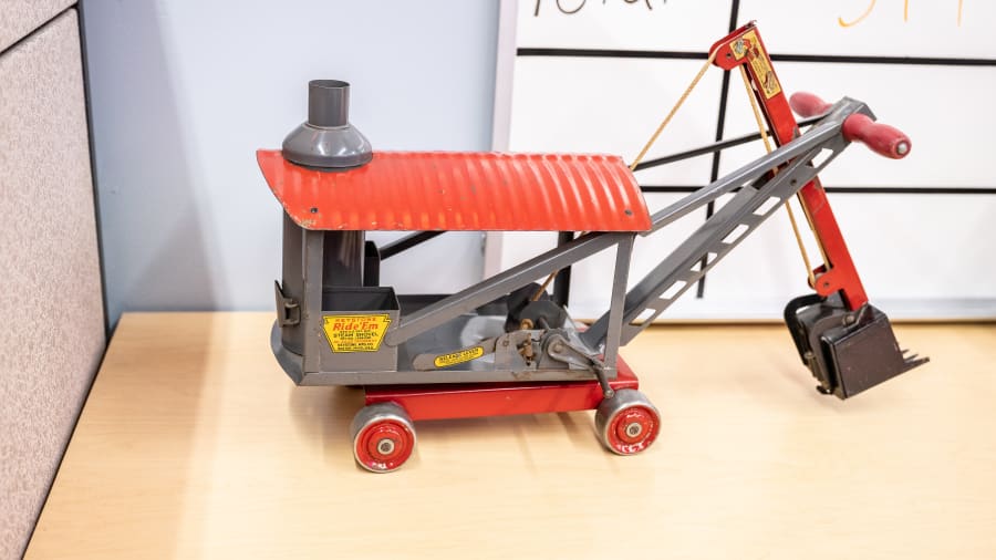 Keystone Ride Em Steam Shovel Tin Toy for Sale at Auction - Mecum Auctions