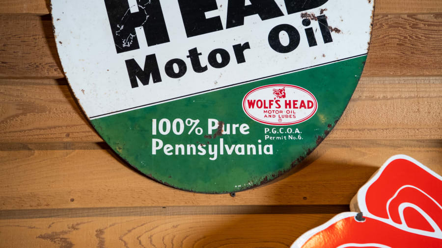 1960 Wolf's Head Motor Oil Tin Sign For Sale At Auction - Mecum