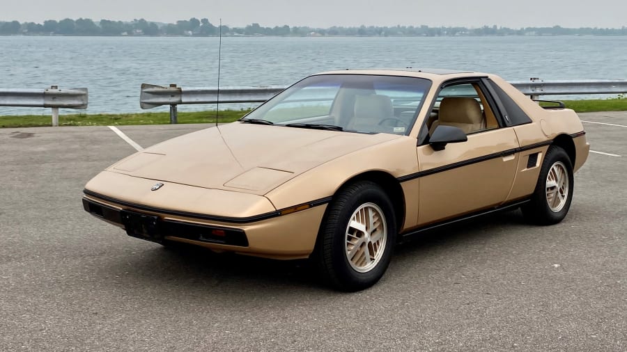 1986 Pontiac Fiero SE Champagne Gold. : r/fiero