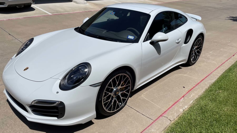 2016 Porsche 911 Turbo S image 1