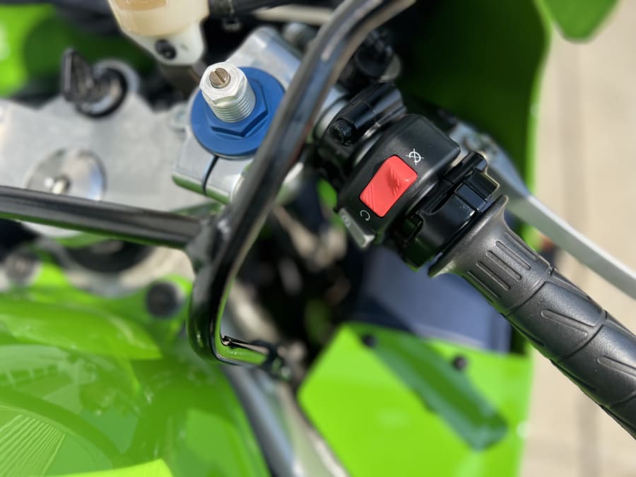 1998 Kawasaki Ninja ZX-9R For Sale At Auction - Mecum Auctions