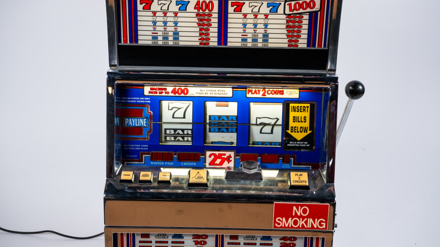 1993 IGT Red, White, and Blue Slot Machine for sale at Kissimmee 2024 as  Z236 - Mecum Auctions