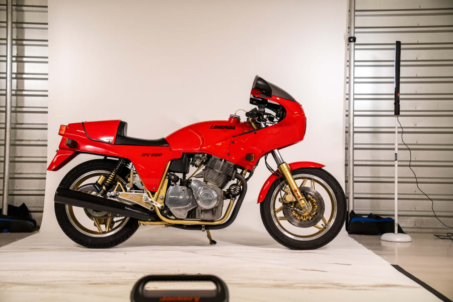 Die cast 1/24 Modellino Moto Laverda 1000 by Starline