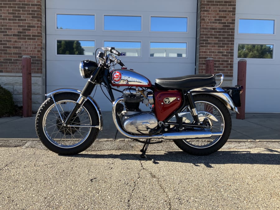 BSA Lightning Rocket USA model - 1964 - Cyklen er købt som et vrag og