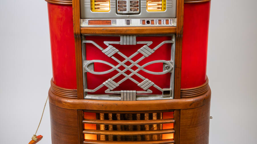 1940 Rock-Ola Master Luxury Lightup Series D Jukebox For
