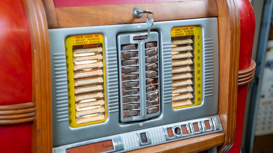 【中古】 Molotov Muzic HoodlumGang 1940 Rock-Ola Master Luxury Lightup Series D Jukebox For