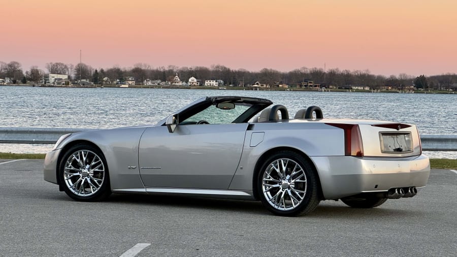 シルバー銀色◆キャデラック♠︎エナメル七宝製◆ローライダーチカーノ♦︎程度良好 NOREV 1/43 Cadillac XLR 希少 可変機構 ノレブ キャデラック キャディ