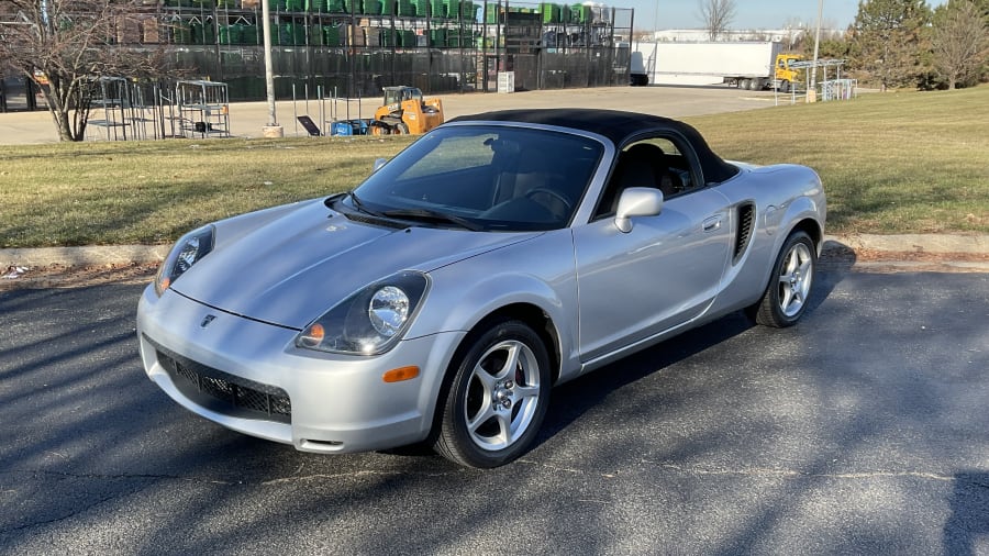 2000 Toyota MR2 Convertible for Sale at Auction - Mecum Auctions
