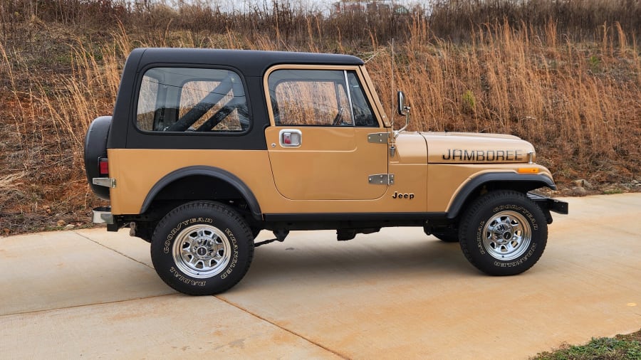【中古】 Jamboree 1982 AMC Jeep CJ-7 Jamboree Edition VIN: 1JCCN87E8CT067445