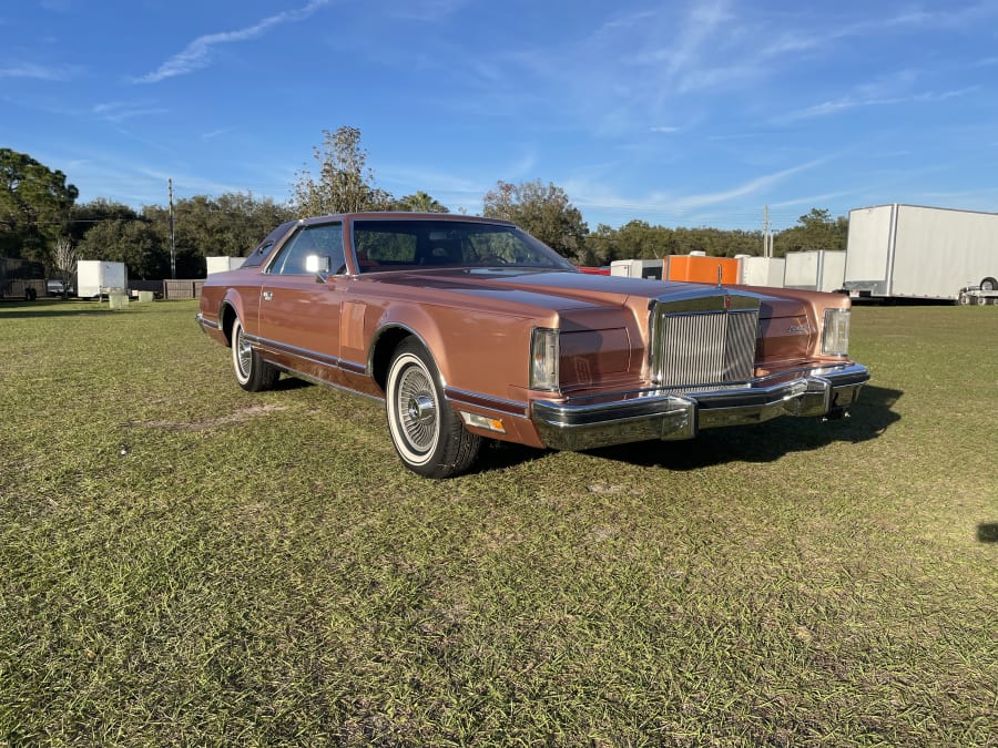 1978 Lincoln Continental Mark V – 460 CI, White Exterior