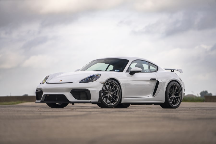 2023 Porsche Cayman GT4 image 1