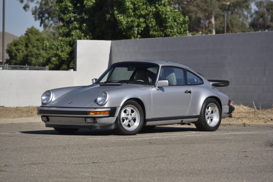 1989 Porsche 911 Carrera image 1