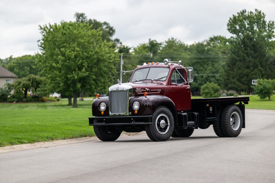小物入れ vintage MACK TRUCKS wood box 1964 Mack B61 For Sale At Auction - Mecum Auctions