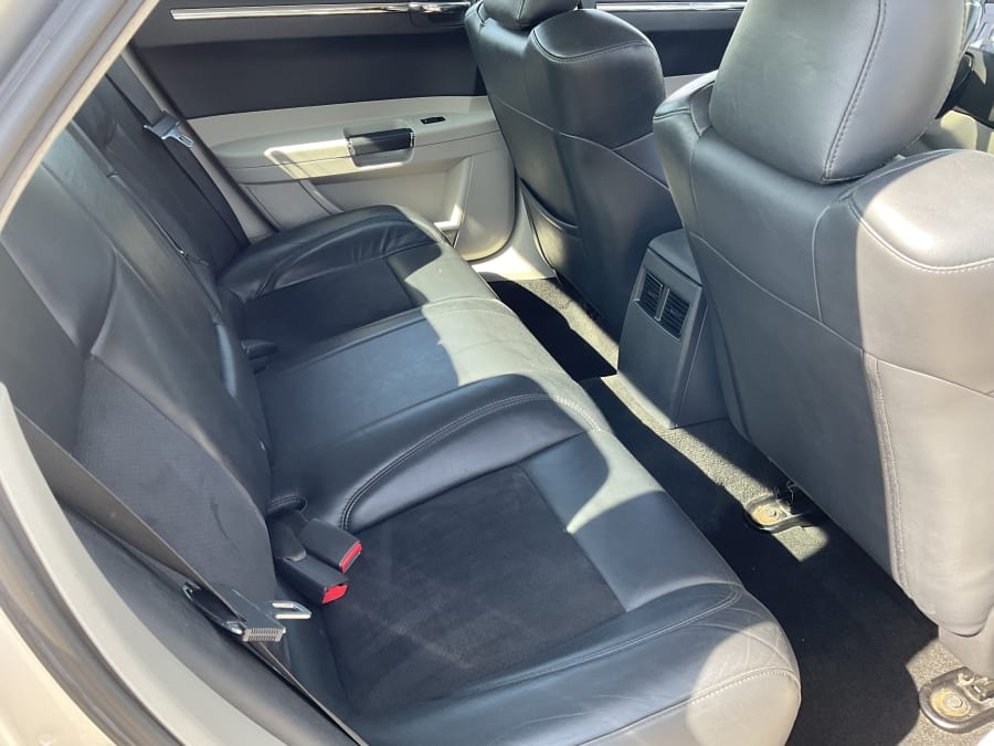 2006 Chrysler 300 SRT-8 Sedan For Sale At Auction - Mecum Auctions