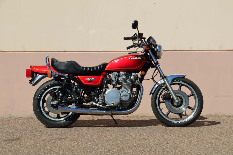 KZ900 外装 MECHA DOCK KZ900（カワサキ KZ900） プロが造るカスタム バイク