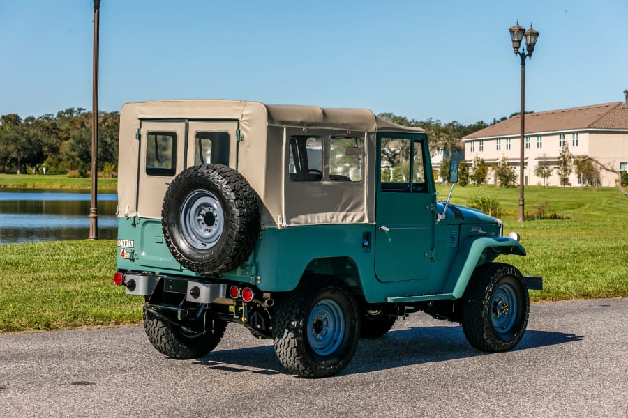 1968 Toyota FJ-40 Land Cruiser For Sale At Auction - Mecum Auctions