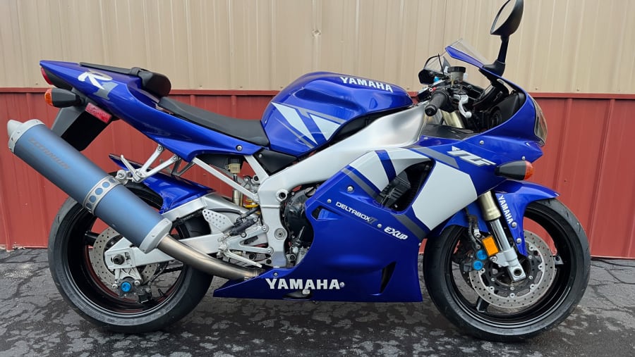 2001 Yamaha YZF-R1 Review