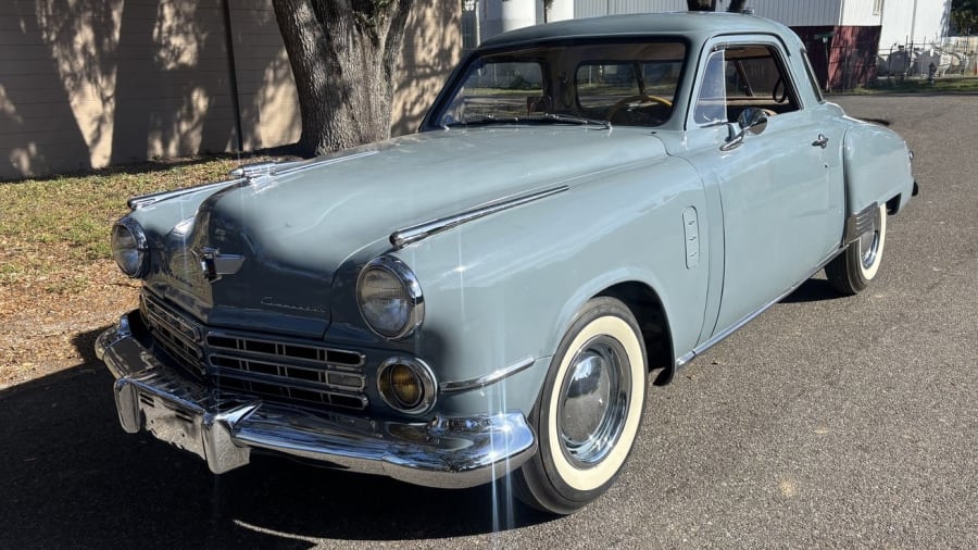 1947 Studebaker Commander Deluxe Starlight