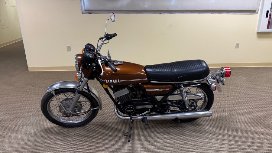 1974 Yamaha RD250 For Sale At Auction - Mecum Auctions