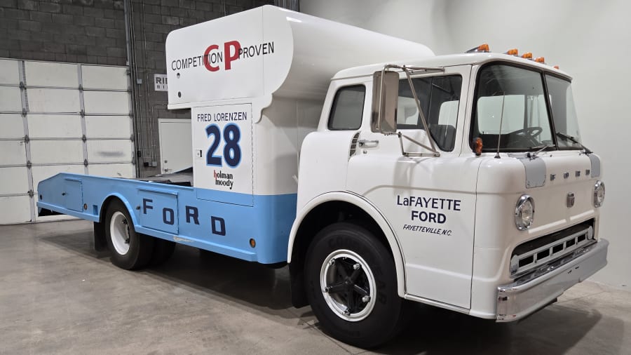 1972 Ford C700