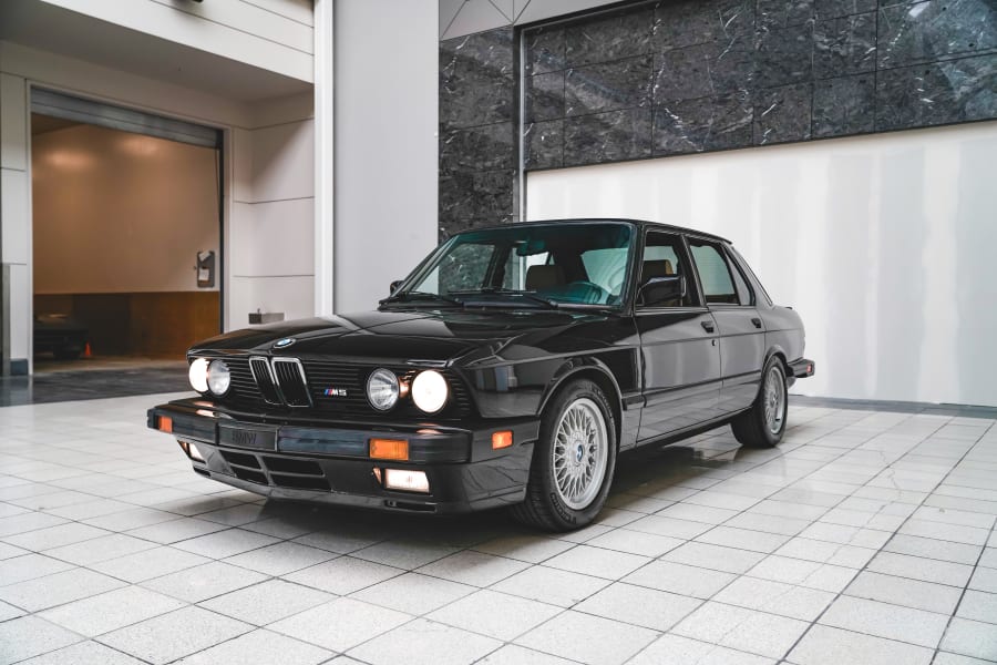 1988 BMW M5