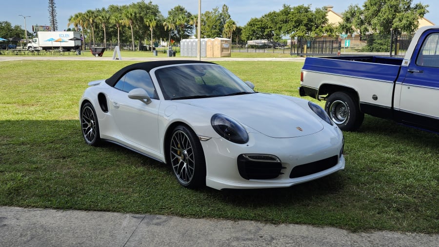 2015 Porsche 911 Turbo S Cabriolet image 1