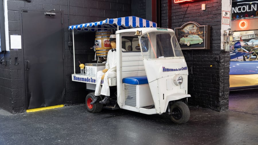 1960 Cushman Pop Cart