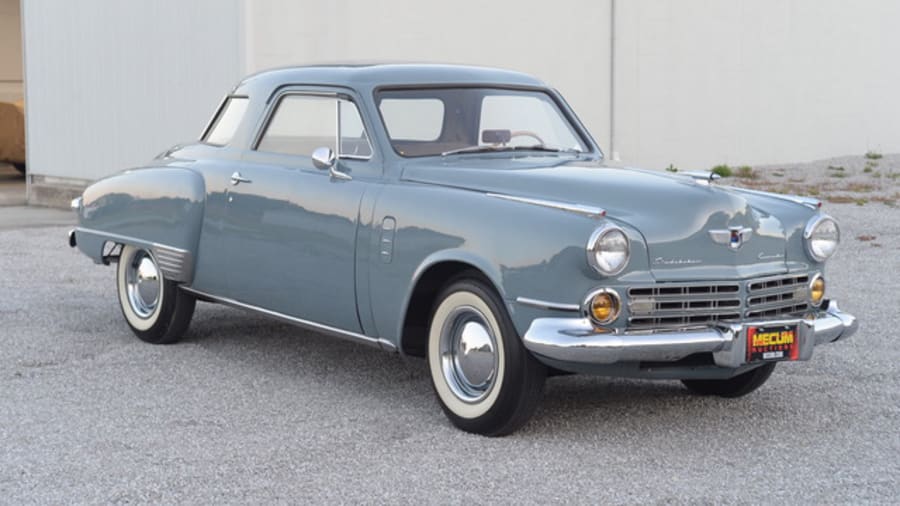 1947 Studebaker Commander Deluxe Starlight
